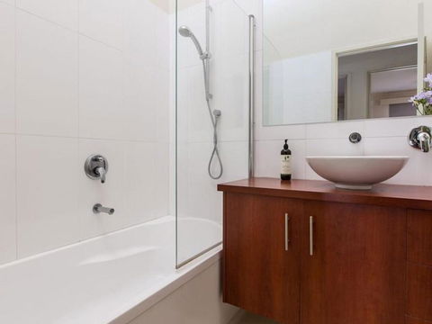 SEAVIEWS MORNINGTON.... - Accommodation Noosa 4
