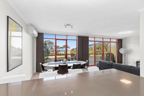 Fathoms Apartment 18 / 1a Mitchell Pde All Linen Provided - Accommodation Noosa 3