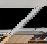 Heart of Ormond Apartment by Ready Set Host