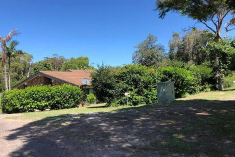 Sandy Palms 28 Moorooba Cr Beautiful Home With Wifi Air Con & Boat Parking - Accommodation Noosa 6