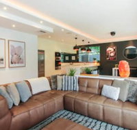 Spacious 2 Bedroom Apartment in Ascot With Large Private Garden - Accommodation Noosa