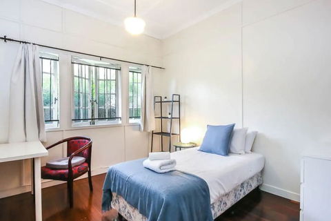Quiet 3 Bedroom House In Albion With Parking - Accommodation Noosa 4