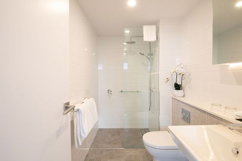 Linton Hotel - Accommodation Noosa 7
