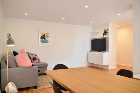 Light And Airy 2 Bedroom North Bondi Apartment - Accommodation Noosa 3