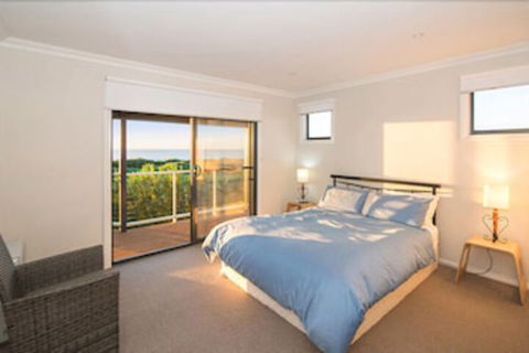 Jay's Beach House - Accommodation Noosa 2
