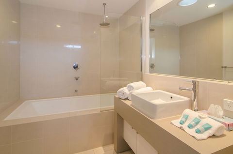 16 Seine Bay Apartment - Accommodation Noosa 5