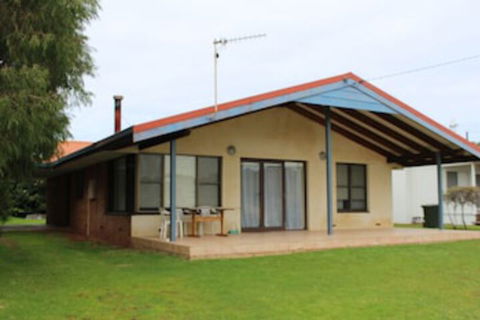 Jen's Beach House - Accommodation Noosa 0