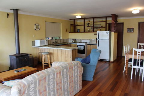 Jen's Beach House - Accommodation Noosa 4