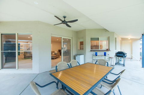 Simms Retreat - Accommodation Noosa 2