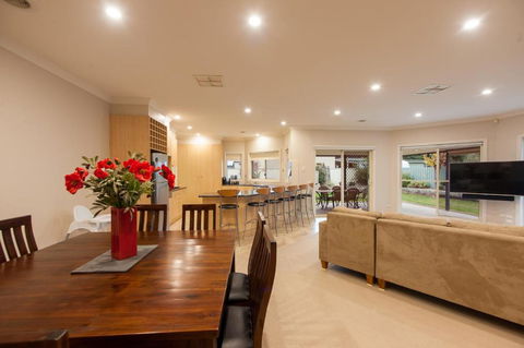Simms Retreat - Accommodation Noosa 5