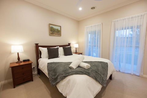 Simms Retreat - Accommodation Noosa 6