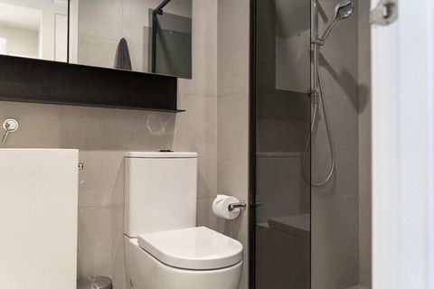 Modern 1 Bedroom Apartment South Yarra - Accommodation Noosa 3