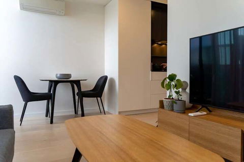 Modern 1 Bedroom Apartment South Yarra - Accommodation Noosa 1