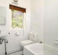 Spacious Two Bedroom Apartment in Crows Nest HUNT1 - Accommodation Noosa