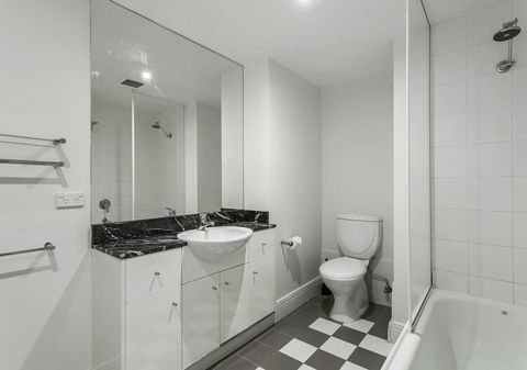 DARLING A Tidy Space In A Great Location - Accommodation Noosa 0