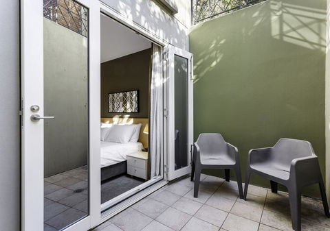 DARLING A Tidy Space In A Great Location - Accommodation Noosa 5