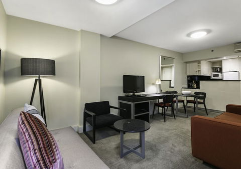 DARLING A Tidy Space In A Great Location - Accommodation Noosa 4