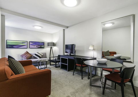 DARLING A Tidy Space In A Great Location - Accommodation Noosa 3