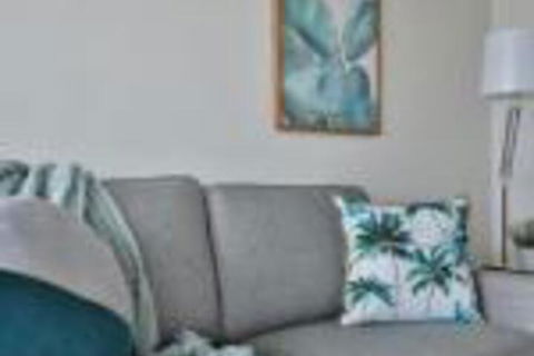 Luxurious & Chic 2BR Apartment In Melbourne CBD - Accommodation Noosa 0