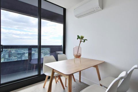 Luxurious & Chic 2BR Apartment In Melbourne CBD - Accommodation Noosa 6