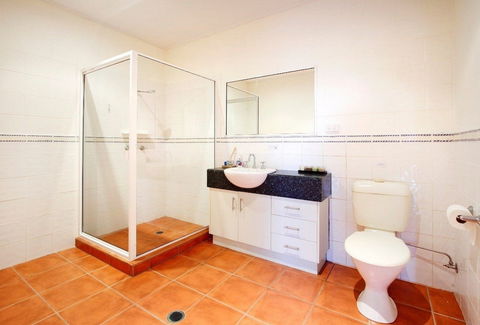 Hideaway Retreat Beach House With Pool - Accommodation Noosa 2