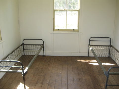 Brackens Hut - Accommodation Noosa 2