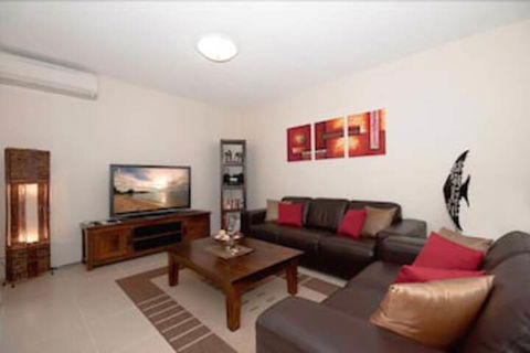 Kiah Unit 16 / 53 Victoria Parade - Accommodation Noosa 7