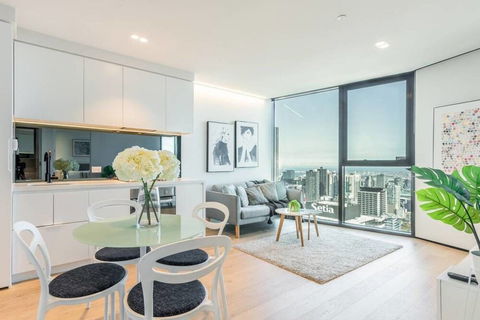 081 Skycastle Level 55 Stunning View - Accommodation Noosa 6