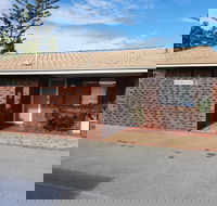 Ocean Beach Chalet 18 - Accommodation Noosa