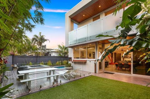 Salt Village Retreat - Accommodation Noosa 0