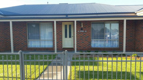 Numurkah Apartments The Saxton - Accommodation Noosa 5