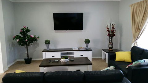 Numurkah Apartments The Saxton - Accommodation Noosa 4