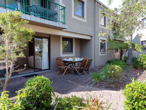 13 Carindale 19 Dowling Street Large Ground Floor Unit With Pool & Tennis Court - Accommodation Noosa 2