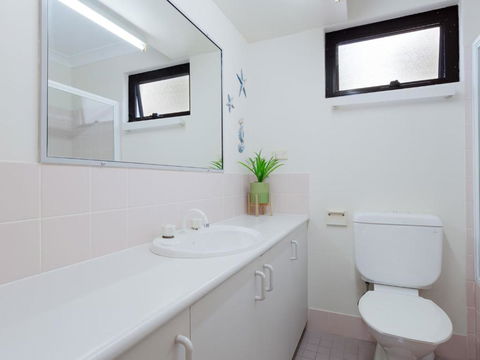 13 Carindale 19 Dowling Street Large Ground Floor Unit With Pool & Tennis Court - Accommodation Noosa 3