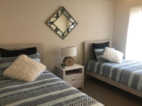 1 Laman Lodge 15 Laman Street Stunning Air Conditioned Unit With Water Views & WIFI - Accommodation Noosa 6