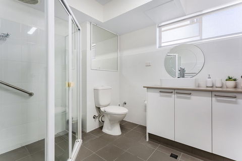 Laman Lodge Unit 2 15 Laman Street - Accommodation Noosa 3