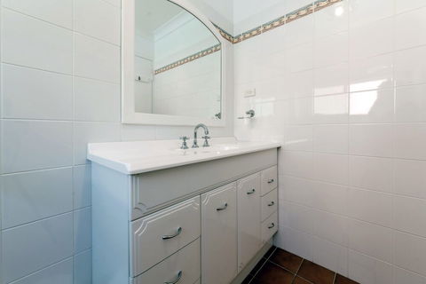 Sunset Towers Unit 2 / 25 Donald Street - Accommodation Noosa 4