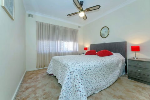 Quarterdeck Unit 3 / 12 Magnus Street - Accommodation Noosa 4