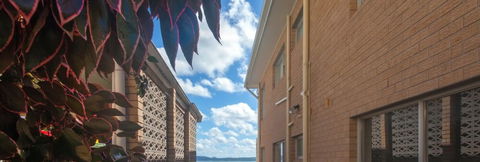 Quarterdeck Unit 3 / 12 Magnus Street - Accommodation Noosa 0