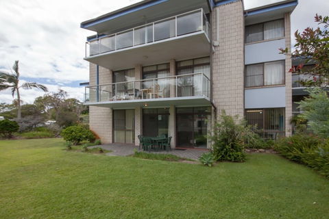 Villa Ellisa Unit 1 / 10 Columbia Close - Accommodation Noosa 0