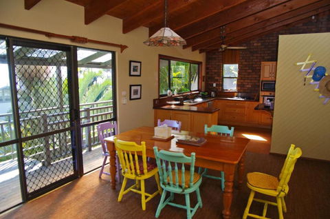 LaMaison De Shines 13 Dulconghi Street - Accommodation Noosa 6