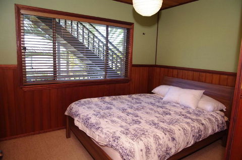 LaMaison De Shines 13 Dulconghi Street - Accommodation Noosa 1