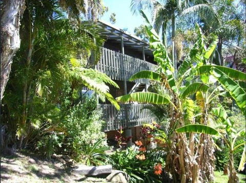 LaMaison De Shines 13 Dulconghi Street - Accommodation Noosa 3