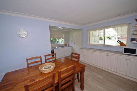 Billys On Main 44 Main Street - Accommodation Noosa 3