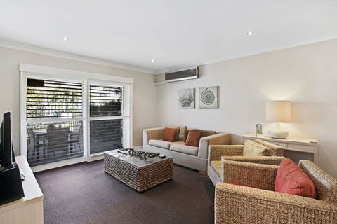 Pacific Blue Pool Spa & More Available In Complex! - Accommodation Noosa 2