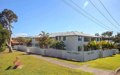 Main Break 1 1 Main Street - Accommodation Noosa 2