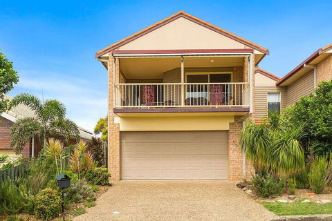 Orient Express To The Beach - Accommodation Noosa 0