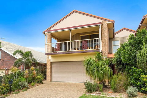 Orient Express To The Beach - Accommodation Noosa 1