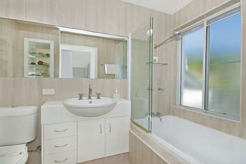 Quarterdeck 23 - Accommodation Noosa 2