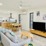 DAYDREAMING Airlie Beach Water Views & Only 200m To Boardwalk. - Accommodation Noosa 0